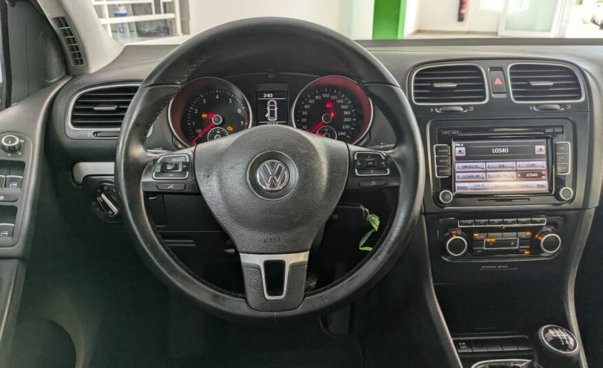 VOLKSWAGEN Golf ADVANCE 1.4 TSI