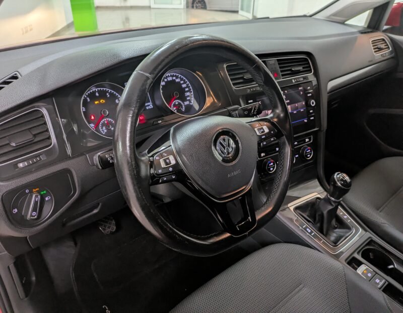 VOLKSWAGEN Golf BUSINESS 5.P