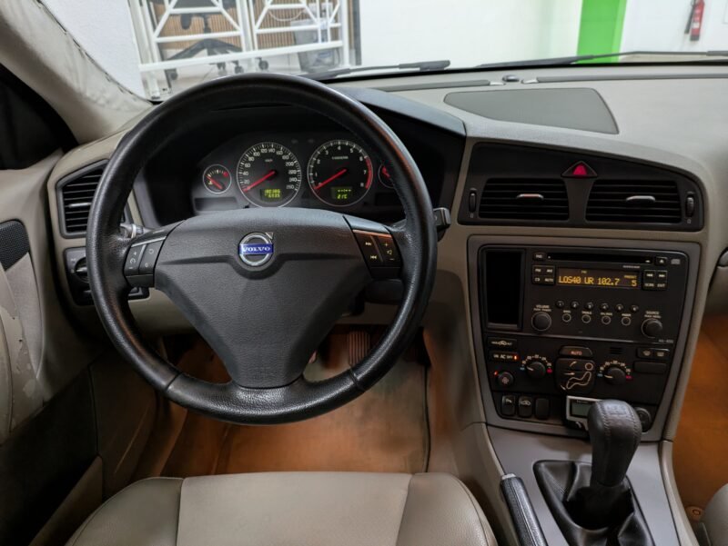 VOLVO S60 MOMENTUM 2.4 C.C