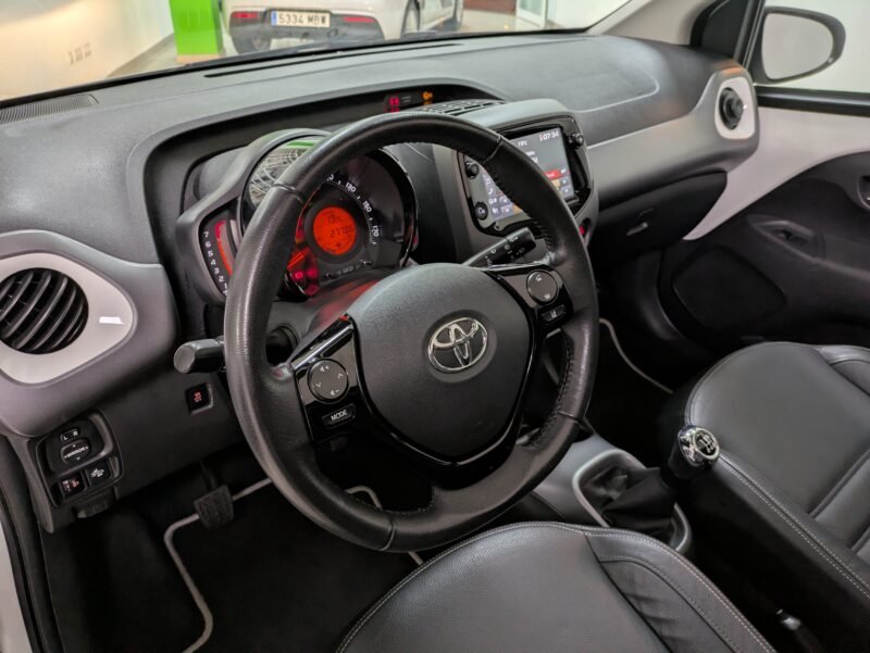 TOYOTA AYGO XCLUSIV
