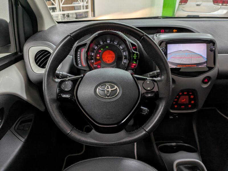 TOYOTA AYGO XCLUSIV