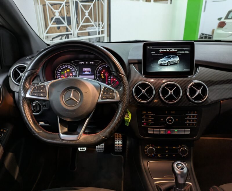 MERCEDES-BENZ CLASE B 180 AMG LINE