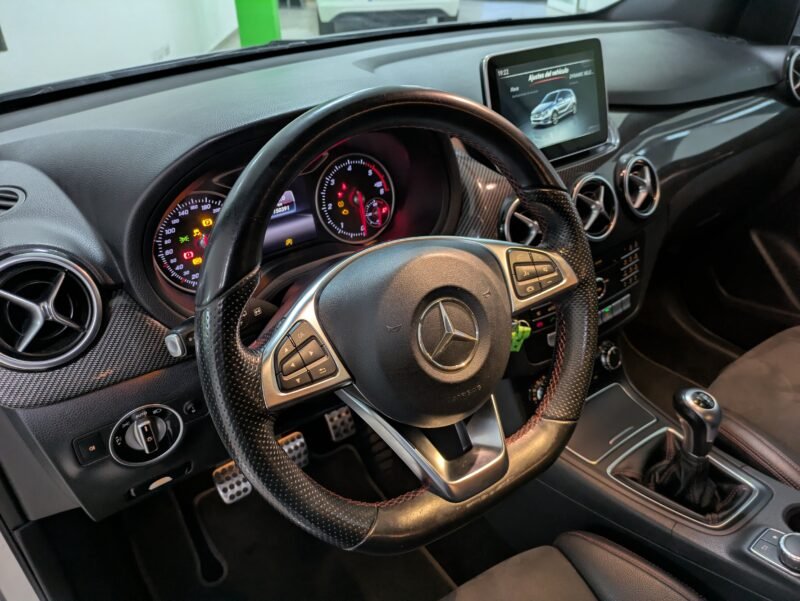 MERCEDES-BENZ CLASE B 180 AMG LINE