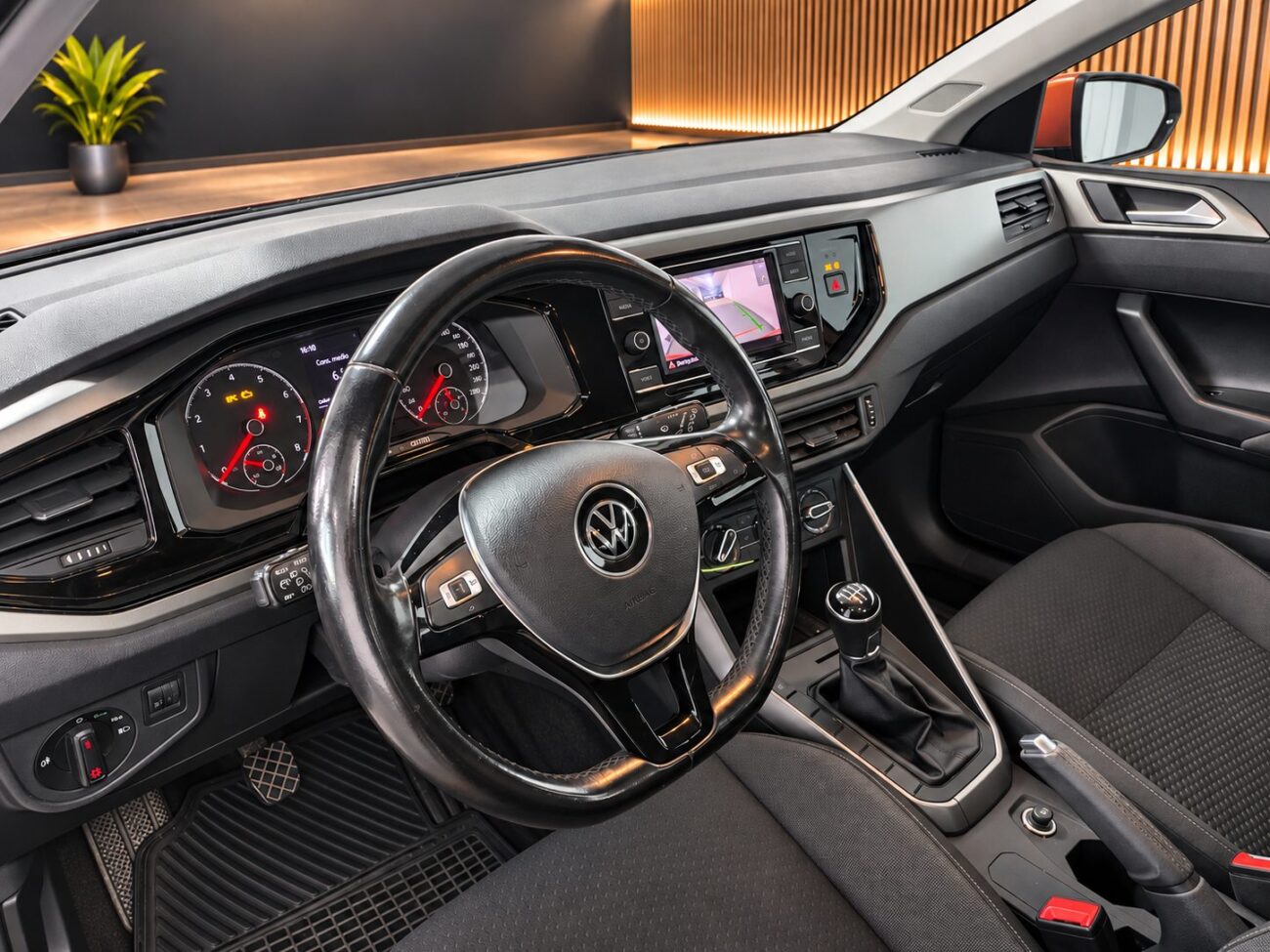 VOLKSWAGEN POLO ADVANCE 1.0 